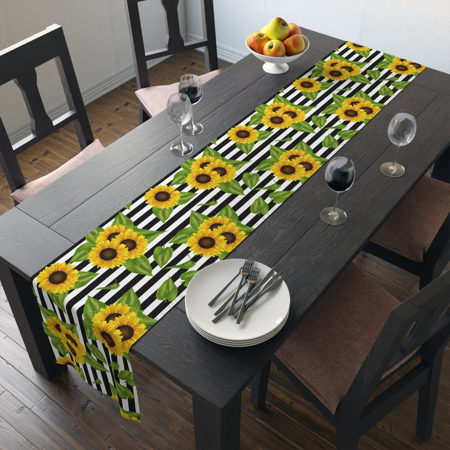 Table Runner (Cotton, Poly) Sunflowers on black and white