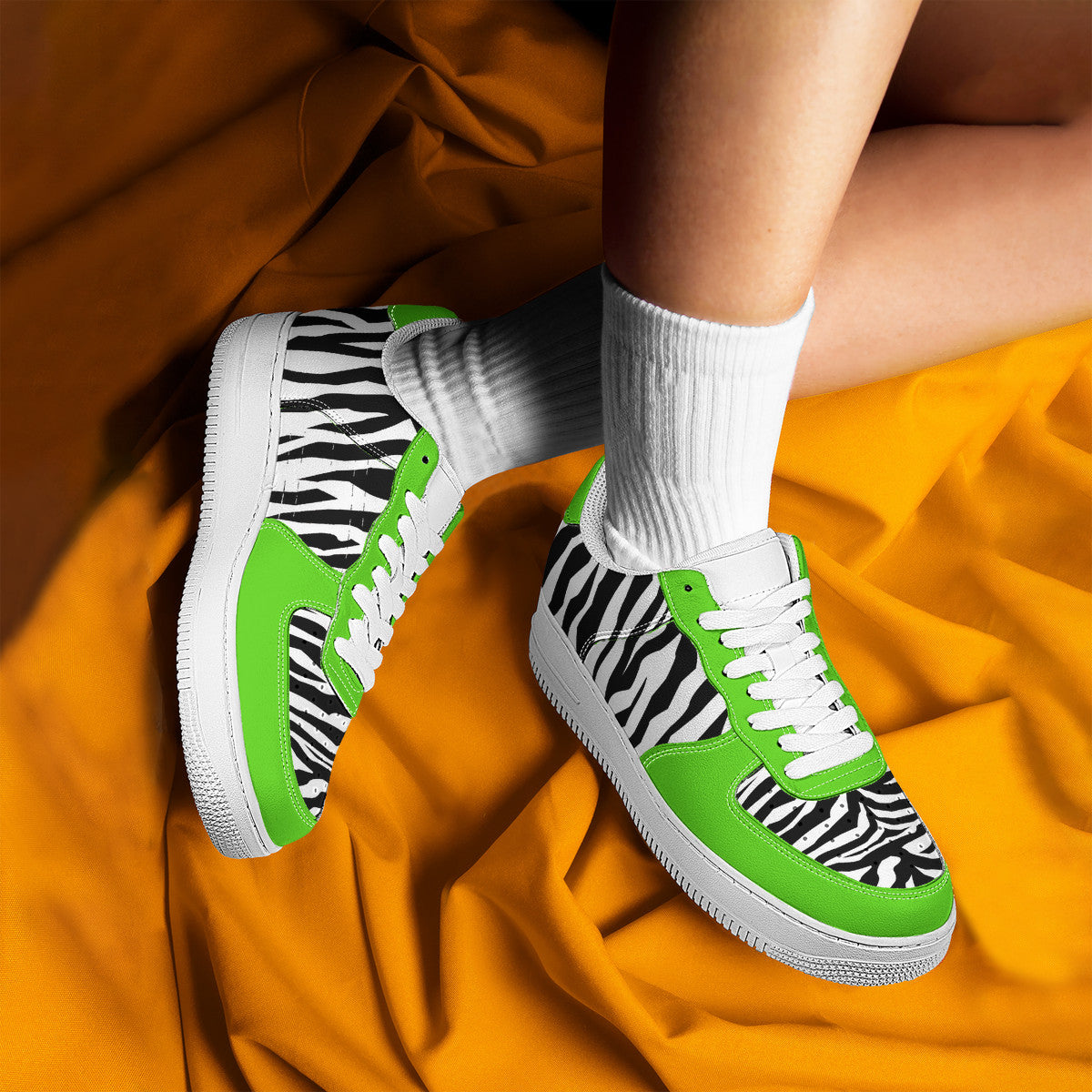 Low Top Unisex Sneakers Tiger decoration with green