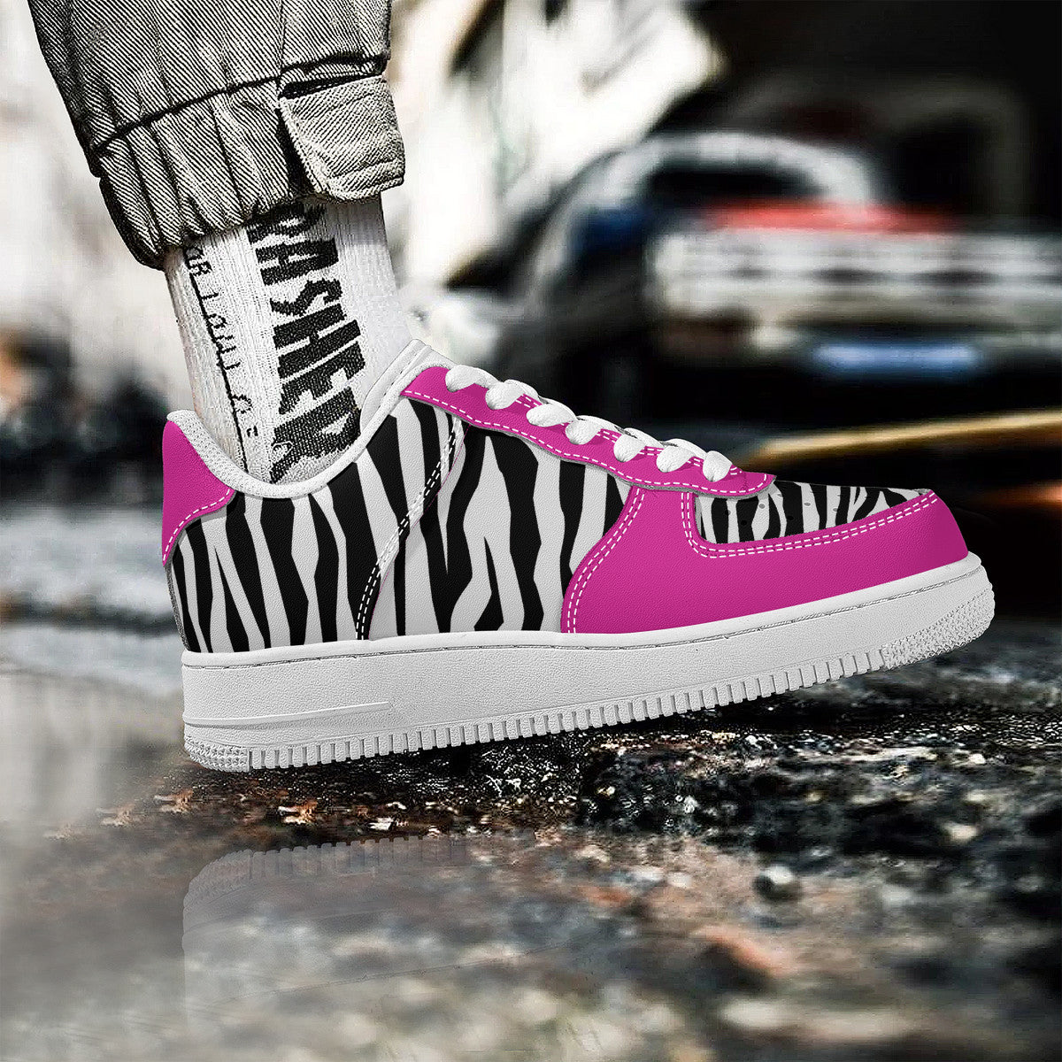 Low Top Unisex Sneakers Tiger decoration with pink