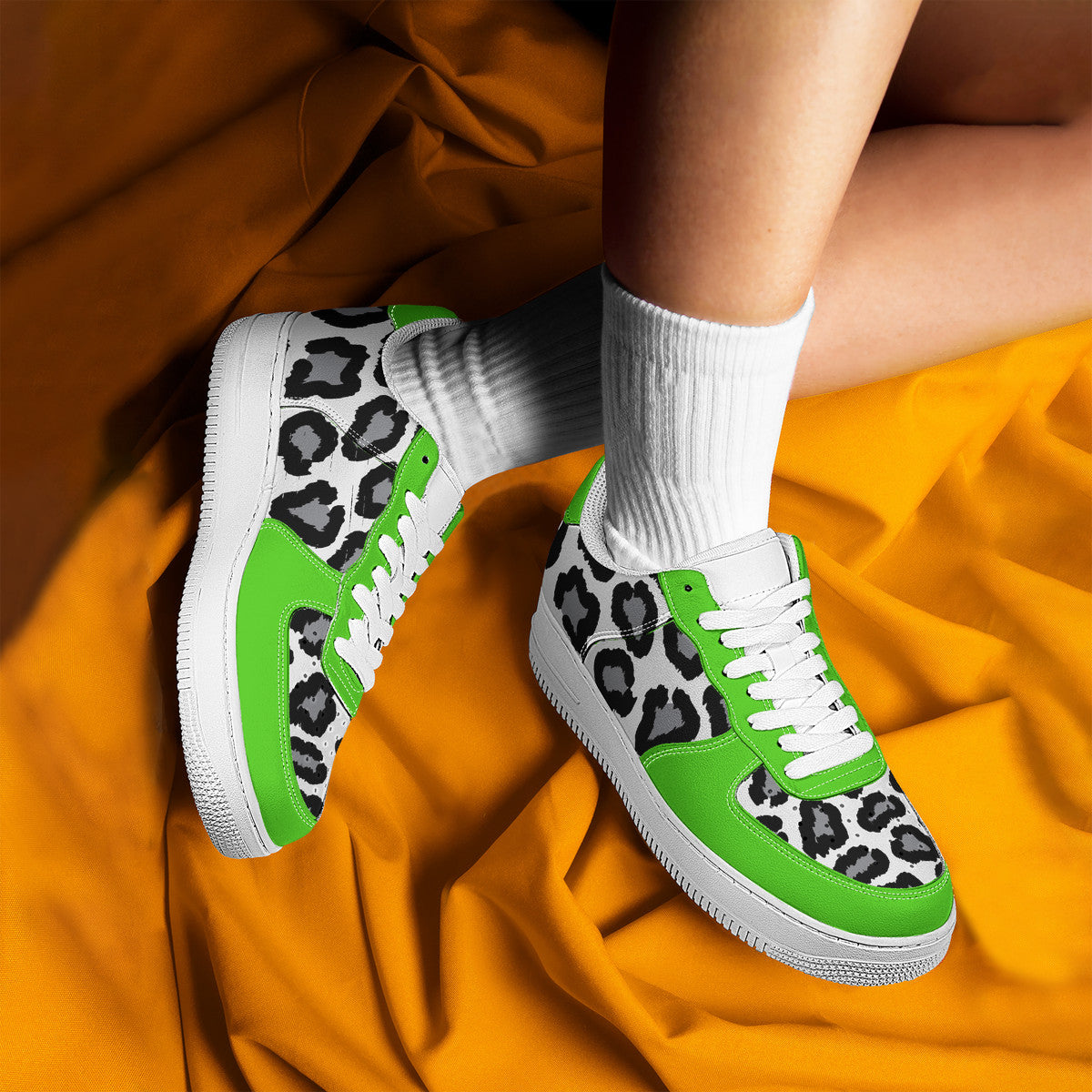 Low Top Unisex Sneakers Green with Leopard decoration