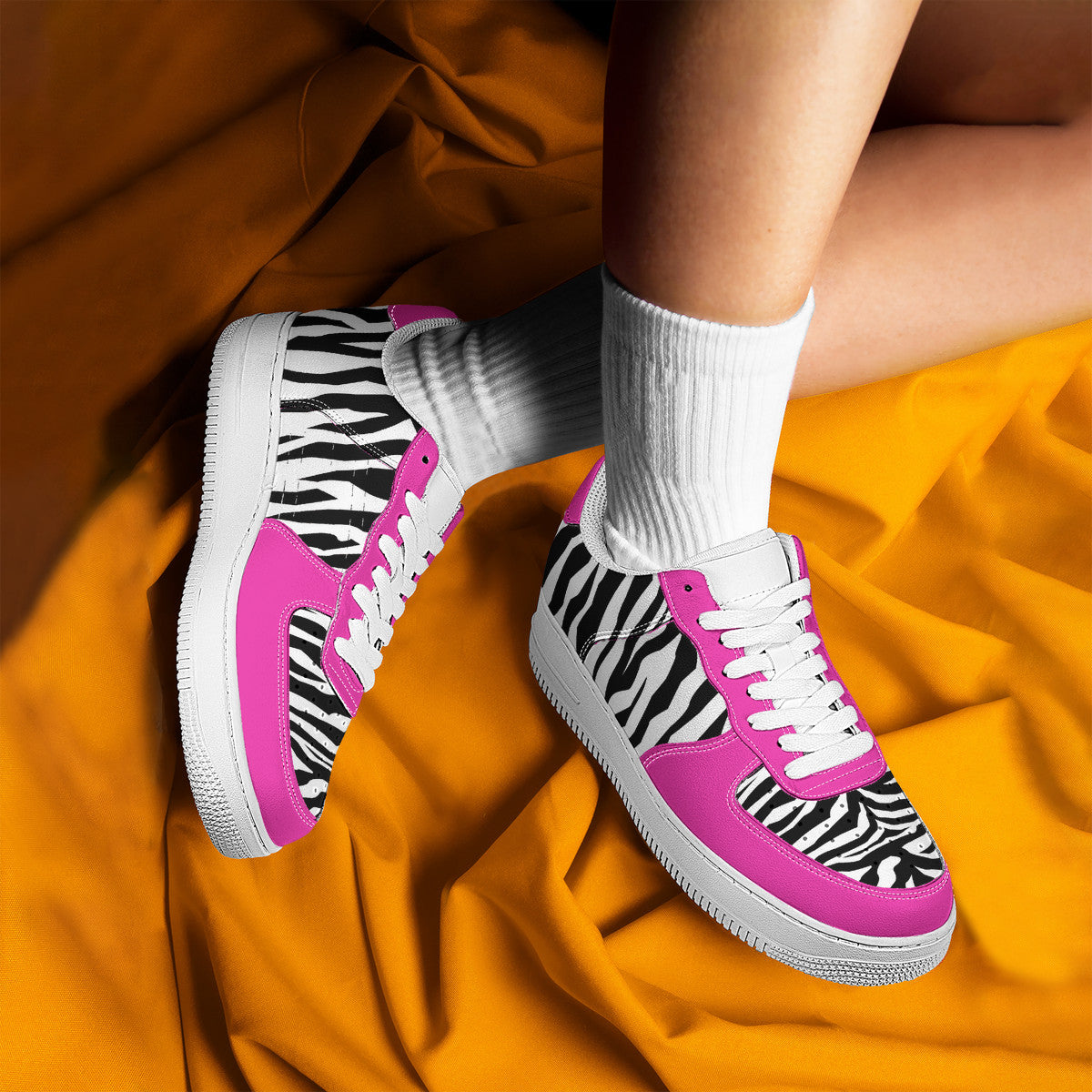 Low Top Unisex Sneakers Tiger decoration with pink