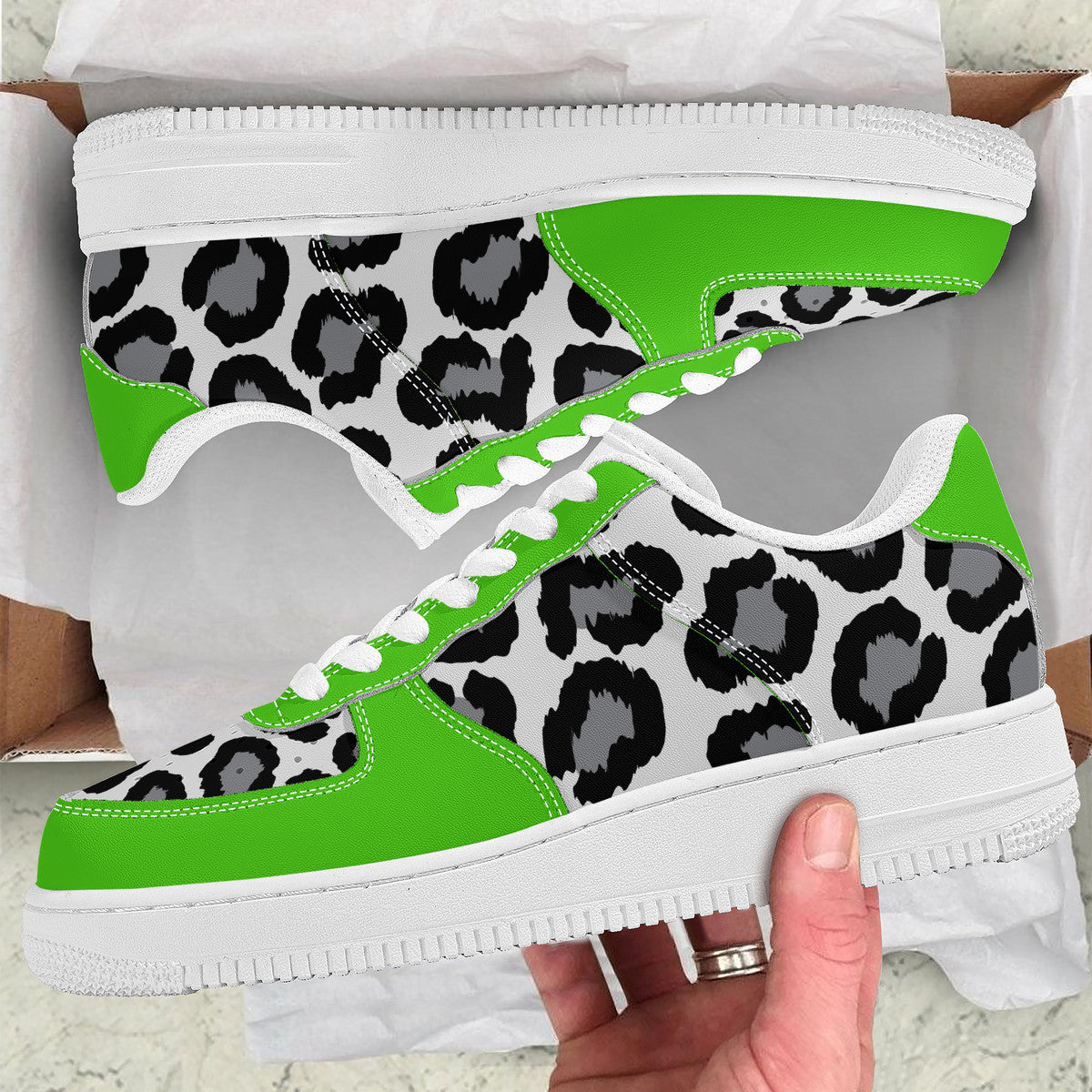 Low Top Unisex Sneakers Green with Leopard decoration