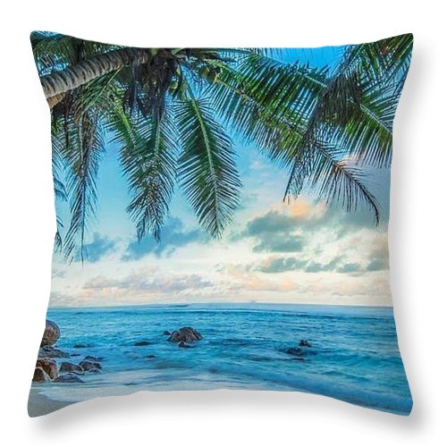 Seaside photo - Throw Pillow Home-clothes-jewelry